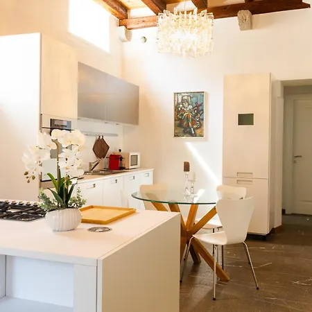 In Pieno Centro Storico Con Parcheggio Gratuito Incluso. 公寓 *