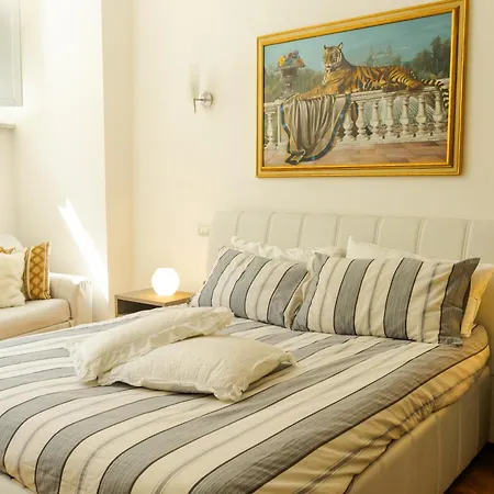 In Pieno Centro Storico Con Parcheggio Gratuito Incluso. * 乌迪内